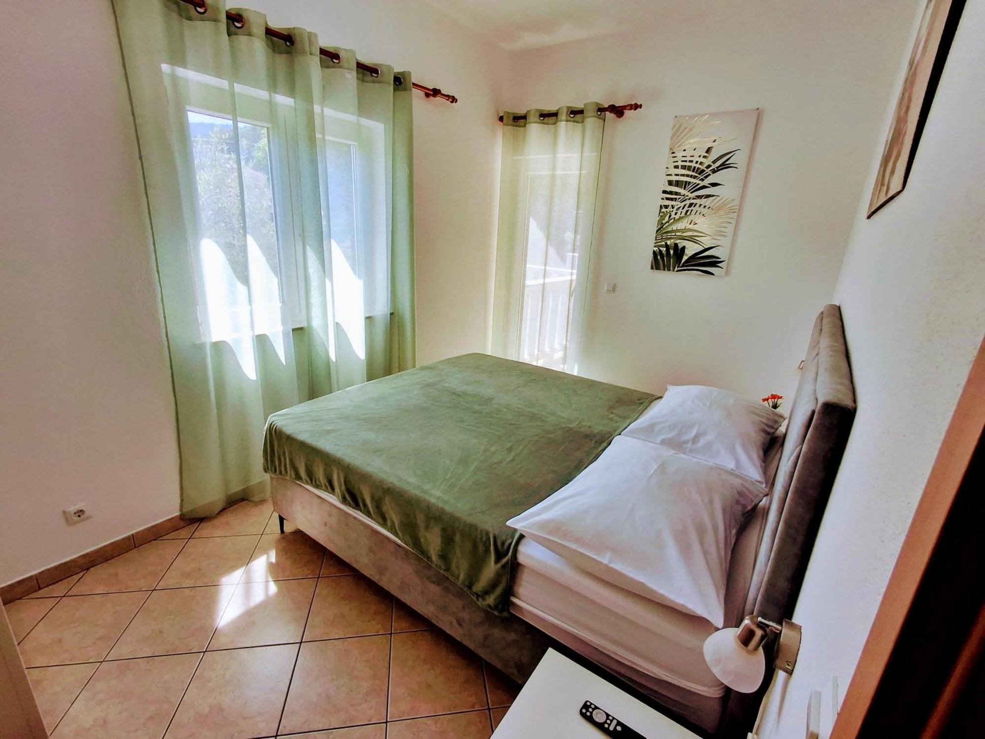 Apartmani Marta Маріна Екстер'єр фото